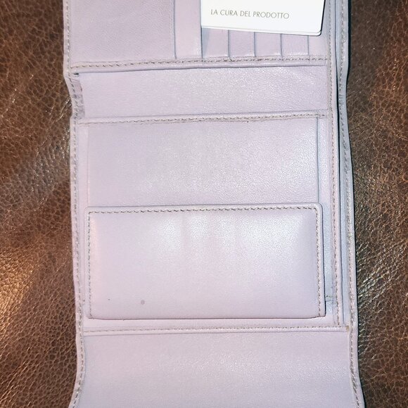 Gucci Lilac GG Guccissima Leather Tri-fold Square Wallet. EUC - Picture 4 of 9